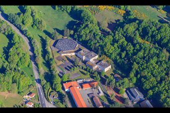 Vue aérienne de LPO TEYSSIER, site de la SEP et COSEC - Gymnase - BCPBitche à Bitsch dans le département Moselle, France