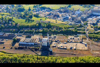 Vue aérienne de Usines chimiques d'INEOS Polymers EUROPE Sarralbe à la gare de fret à Willerwald dans le département Moselle, France
