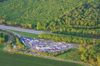 Vue aérienne de Aire de services Aire de Keskastel Ouest sur l'autoroute A4 à Keskastel dans le département Bas Rhin, France