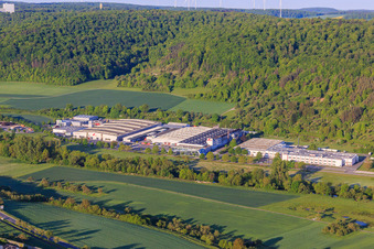 Vue aérienne de Roto Campus et Roto Frank DST Produktions-GmbH ainsi que PALUX Aktiengesellschaft à le quartier Edelfingen in Bad Mergentheim dans le département Bade-Wurtemberg, Allemagne