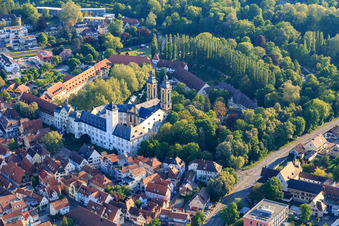 Vue aérienne de Musée de l'Ordre teutonique dans le palais de la résidence de Mergentheim à Bad Mergentheim dans le département Bade-Wurtemberg, Allemagne