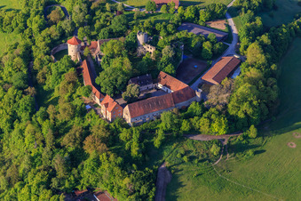 Vue oblique de Château de Neuhaus à Igersheim dans le département Bade-Wurtemberg, Allemagne
