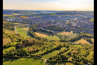 Vue aérienne de Vue d'ensemble de la ville depuis l'ouest à Weikersheim dans le département Bade-Wurtemberg, Allemagne