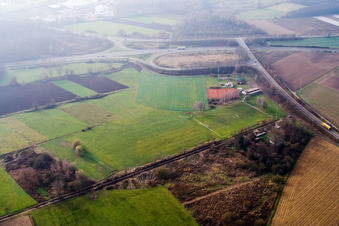 Vue aérienne de SV 1965 à Erlenbach bei Kandel dans le département Rhénanie-Palatinat, Allemagne
