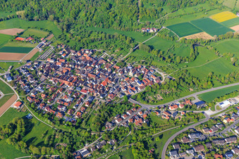 Vue aérienne de Aperçu matinal depuis le nord-est à Bieberehren dans le département Bavière, Allemagne