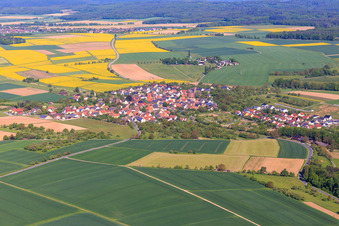 Vue aérienne de Vue du sud-est à le quartier Sachsenhausen in Wertheim dans le département Bade-Wurtemberg, Allemagne