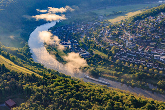 Vue aérienne de Vue de l'ouest dans la vallée principale à le quartier Eichel in Wertheim dans le département Bade-Wurtemberg, Allemagne
