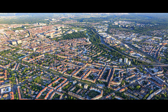Vue aérienne de Parc Fanny Hensel sur la Seldeneckstrasse à le quartier Mühlburg in Karlsruhe dans le département Bade-Wurtemberg, Allemagne
