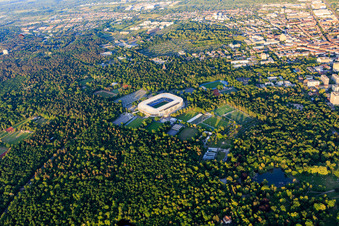 Stade de football BBBank Wildpark du KSC - Karlsruher Sport-Club à le quartier Innenstadt-Ost in Karlsruhe dans le département Bade-Wurtemberg, Allemagne d'en haut