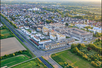 Photographie aérienne de Nouveaux bâtiments dans l'Emil-Wachter-Straße avec l'ASB Senior Center RheinLeben à le quartier Mörsch in Rheinstetten dans le département Bade-Wurtemberg, Allemagne