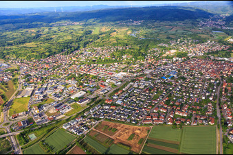 Vue aérienne de Vue d'ensemble de la ville depuis l'ouest à Ettenheim dans le département Bade-Wurtemberg, Allemagne
