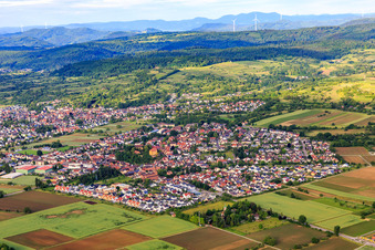 Vue aérienne de Vue de la ville depuis le sud-ouest à Mahlberg dans le département Bade-Wurtemberg, Allemagne