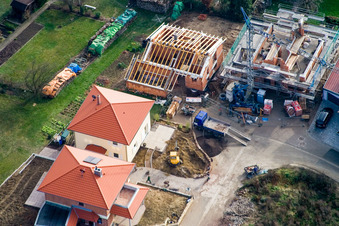 Sur la haute piste à Kandel dans le département Rhénanie-Palatinat, Allemagne vu d'un drone