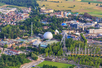 Vue aérienne de Vue du nord avec Euro-Tower Eurosat - CanCan Coaster, Europa-Park Dome d'Europapark Rust à Rust dans le département Bade-Wurtemberg, Allemagne