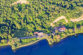 Vue aérienne de Limberg am Rhein avec le restaurant Zur Limburg à Sasbach am Kaiserstuhl dans le département Bade-Wurtemberg, Allemagne