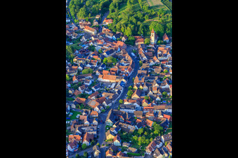 Vue aérienne de Rue principale à Malterdingen dans le département Bade-Wurtemberg, Allemagne