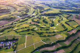 Vue aérienne de Europa-Park Golf Club Breisgau à le quartier Tutschfelden in Herbolzheim dans le département Bade-Wurtemberg, Allemagne