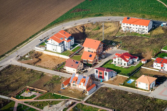 Sur la haute piste à Kandel dans le département Rhénanie-Palatinat, Allemagne vue du ciel