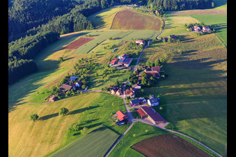 Vue aérienne de Quartier d'Unterberg à le quartier Ottoschwanden in Freiamt dans le département Bade-Wurtemberg, Allemagne