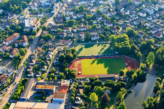 Vue aérienne de Stadtrainseee et Elztalstadion du FC Waldkirch eV et du SV Waldkirch eV à Waldkirch dans le département Bade-Wurtemberg, Allemagne