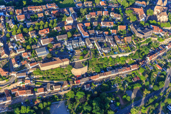 Vue aérienne de Sautez entre la Schulgasse et la Fischerhalde à Breisach am Rhein dans le département Bade-Wurtemberg, Allemagne