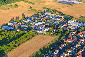 Vue aérienne de Parc industriel avec KANTSTAHL GmbH et bt bavaria TOOLS GmbH à Weisweil dans le département Bade-Wurtemberg, Allemagne