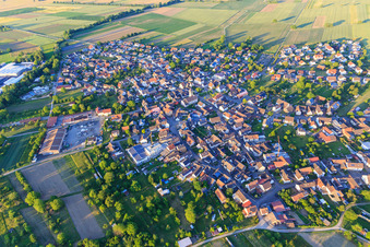 Vue aérienne de Vue d'ensemble de la ville depuis l'ouest avec Witt GmbH à le quartier Niederhausen in Rheinhausen dans le département Bade-Wurtemberg, Allemagne