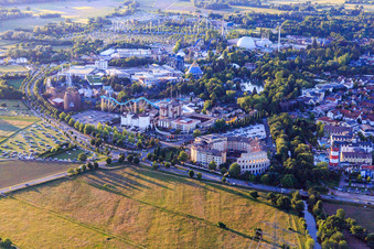 Vue aérienne de Whale Adventures, Atlantica SuperSplash et WODAN – Timburcoaster d'Europapark Rust à Rust dans le département Bade-Wurtemberg, Allemagne