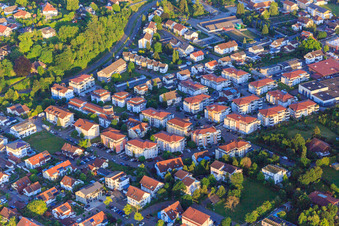 Vue aérienne de Nouvelle zone de développement Kreuzerweg depuis le nord-ouest à Ettenheim dans le département Bade-Wurtemberg, Allemagne