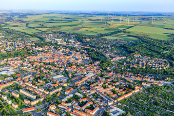 Vue aérienne de Aperçu de la ville depuis le nord-ouest à Aschersleben dans le département Saxe-Anhalt, Allemagne
