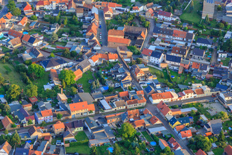 Vue aérienne de Angerstraße x Grüne Straße à le quartier Hoym in Seeland dans le département Saxe-Anhalt, Allemagne