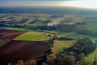 Moulin Schaidter à le quartier Schaidt in Wörth am Rhein dans le département Rhénanie-Palatinat, Allemagne hors des airs