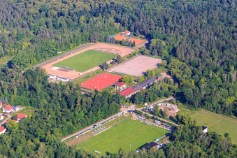 Vue aérienne de Terrains de sport FC Hettstedt à Hettstedt dans le département Saxe-Anhalt, Allemagne