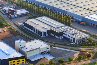 Vue aérienne de EMUK GmbH Machine Tools, Cornexo GmbH Offenbach et Südpfalzwerkstatt dans l'Interpark à Offenbach an der Queich dans le département Rhénanie-Palatinat, Allemagne