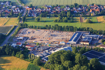 Vue aérienne de Chantier de construction du nouveau parc logistique de HANSAINVEST et DFI-Real-Estate Kandel après la démolition du marché OBI à le quartier Minderslachen in Kandel dans le département Rhénanie-Palatinat, Allemagne
