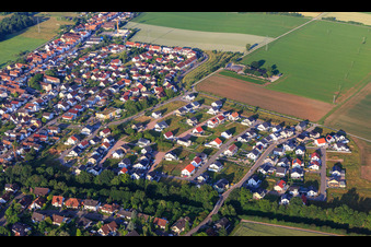 Nouvelle zone de développement K2 à Kandel dans le département Rhénanie-Palatinat, Allemagne d'un drone