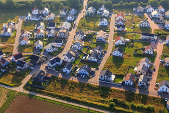 Nouvelle zone de développement K2 à Kandel dans le département Rhénanie-Palatinat, Allemagne vu d'un drone