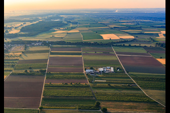 Vue aérienne de Jardin du fermier à Winden dans le département Rhénanie-Palatinat, Allemagne
