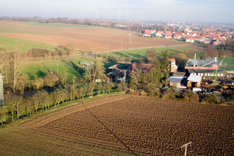 Moulin Schaidter à le quartier Schaidt in Wörth am Rhein dans le département Rhénanie-Palatinat, Allemagne hors des airs