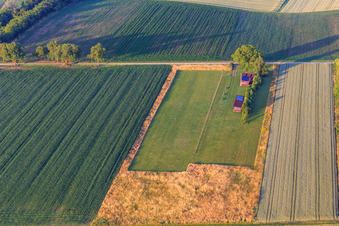 Vue aérienne de Aérodrome modèle du club de modélisme Freckenfeld eV à Freckenfeld dans le département Rhénanie-Palatinat, Allemagne