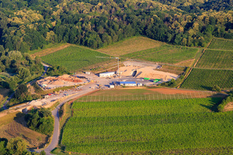 Enregistrement par drone de Chantier de construction du portail est du tunnel Astrid pour le passage souterrain et le contournement de Bad Bergzabern entre la B38 (Weinstraße) et la B427 (Kurtalstraße) à Dörrenbach dans le département Rhénanie-Palatinat, Allemagne