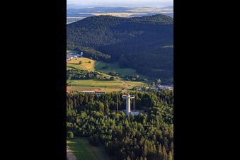 Photographie aérienne de Tour radar du contrôle aérien allemand à Wißen Kreuz à Gosheim dans le département Bade-Wurtemberg, Allemagne