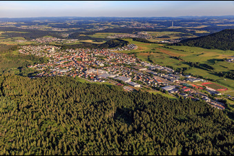 Vue aérienne de Vue de la ville depuis l'est à Gosheim dans le département Bade-Wurtemberg, Allemagne