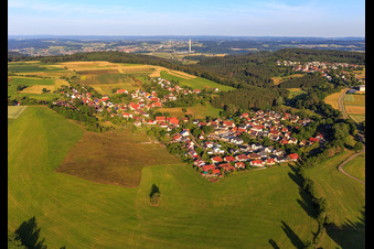 Vue aérienne de Vue du village depuis l'est à le quartier Zepfenhan in Rottweil dans le département Bade-Wurtemberg, Allemagne