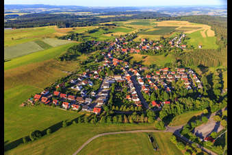Vue aérienne de Vue du village depuis le nord-est à le quartier Zepfenhan in Rottweil dans le département Bade-Wurtemberg, Allemagne