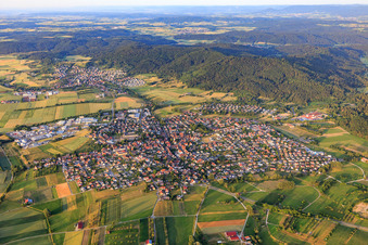 Vue aérienne de Vue de la ville depuis le sud-ouest à Vöhringen dans le département Bade-Wurtemberg, Allemagne