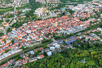 Vue aérienne de Centre-ville avec l'église de la ville sur la place du marché à Balingen dans le département Bade-Wurtemberg, Allemagne