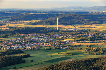 Vue aérienne de Vue d'ensemble du site depuis l'ouest avec la tour d'essai des ascenseurs en arrière-plan à Zimmern ob Rottweil dans le département Bade-Wurtemberg, Allemagne
