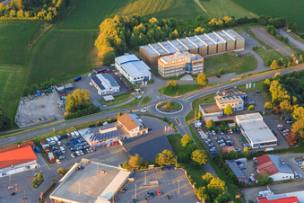 Vue aérienne de Zone industrielle d'Axtbühl avec Pfiffner GmbH et Schrenk GmbH à Zimmern ob Rottweil dans le département Bade-Wurtemberg, Allemagne