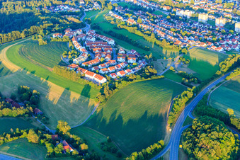Vue aérienne de Nouvelle zone de développement Hegneberg (Überlinger Straße) du nord-ouest à Rottweil dans le département Bade-Wurtemberg, Allemagne